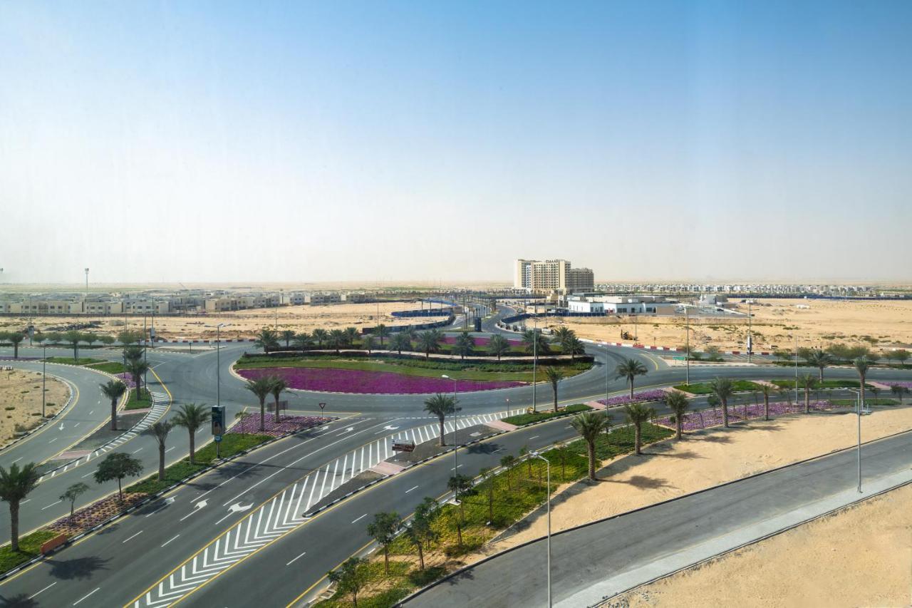 Holiday Inn Dubai Al-Maktoum Airport By Ihg Exterior foto
