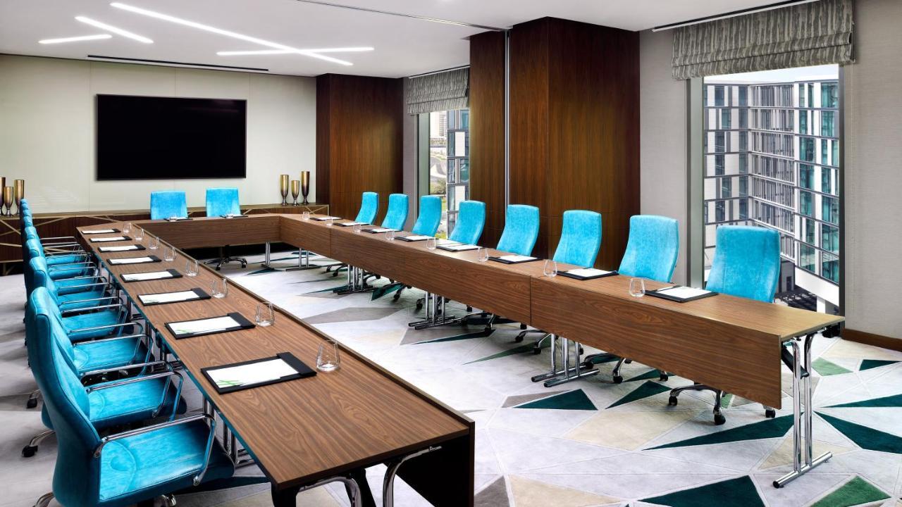 Holiday Inn Dubai Al-Maktoum Airport By Ihg Exterior foto