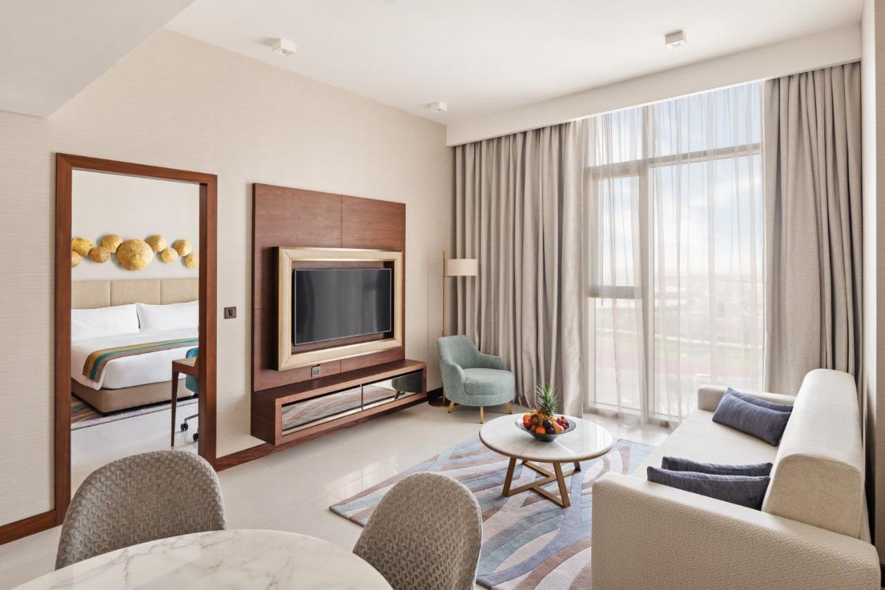 Holiday Inn Dubai Al-Maktoum Airport By Ihg Exterior foto